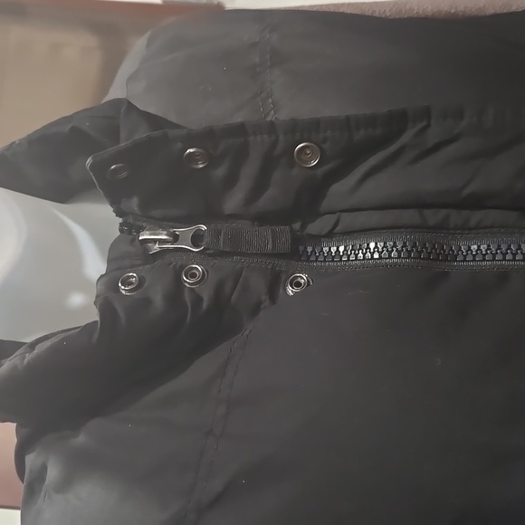 St. John’s Bay Women's Puffer Vest, M - Picture 7 of 9